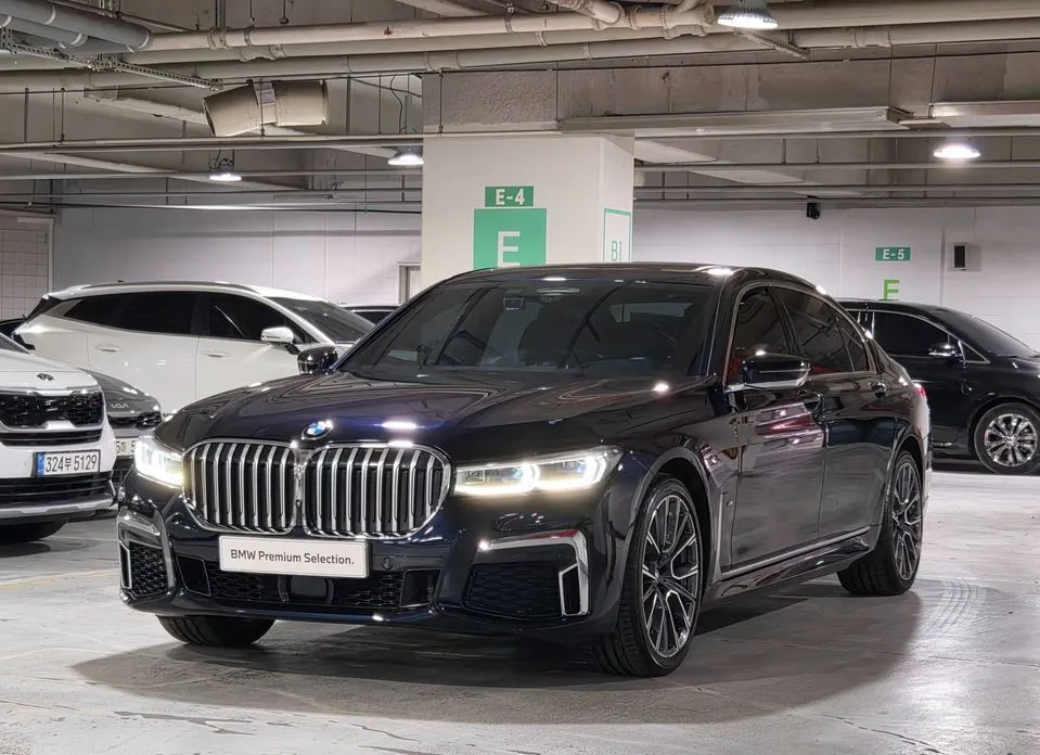 BMW 7-Series — фото 1