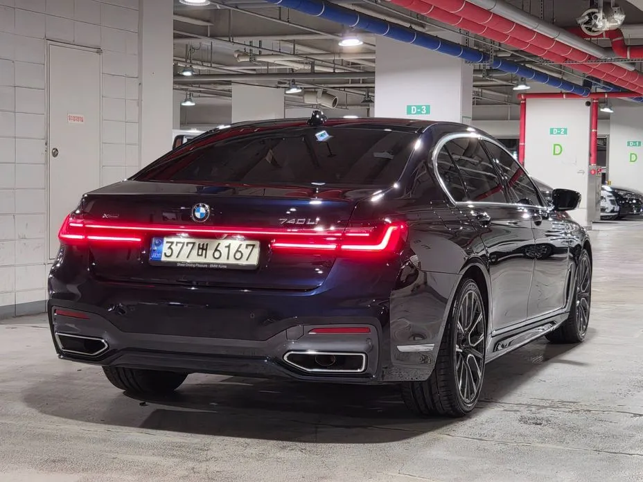 BMW 7-Series — фото 10