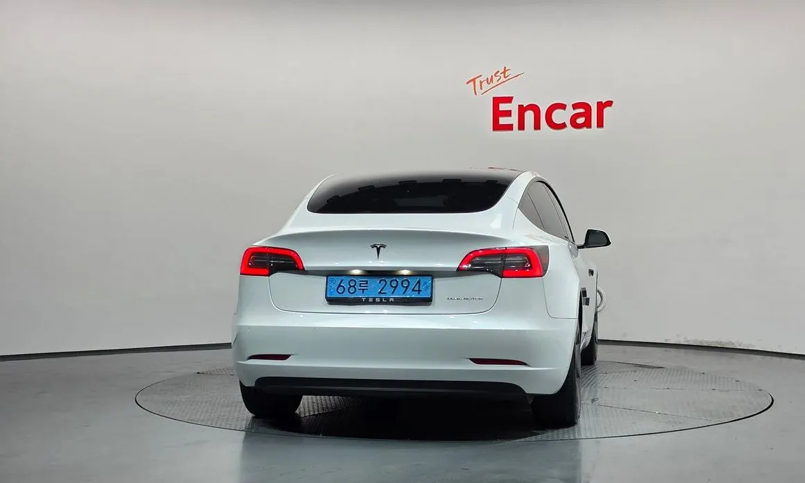 Tesla Model 3 — фото 6