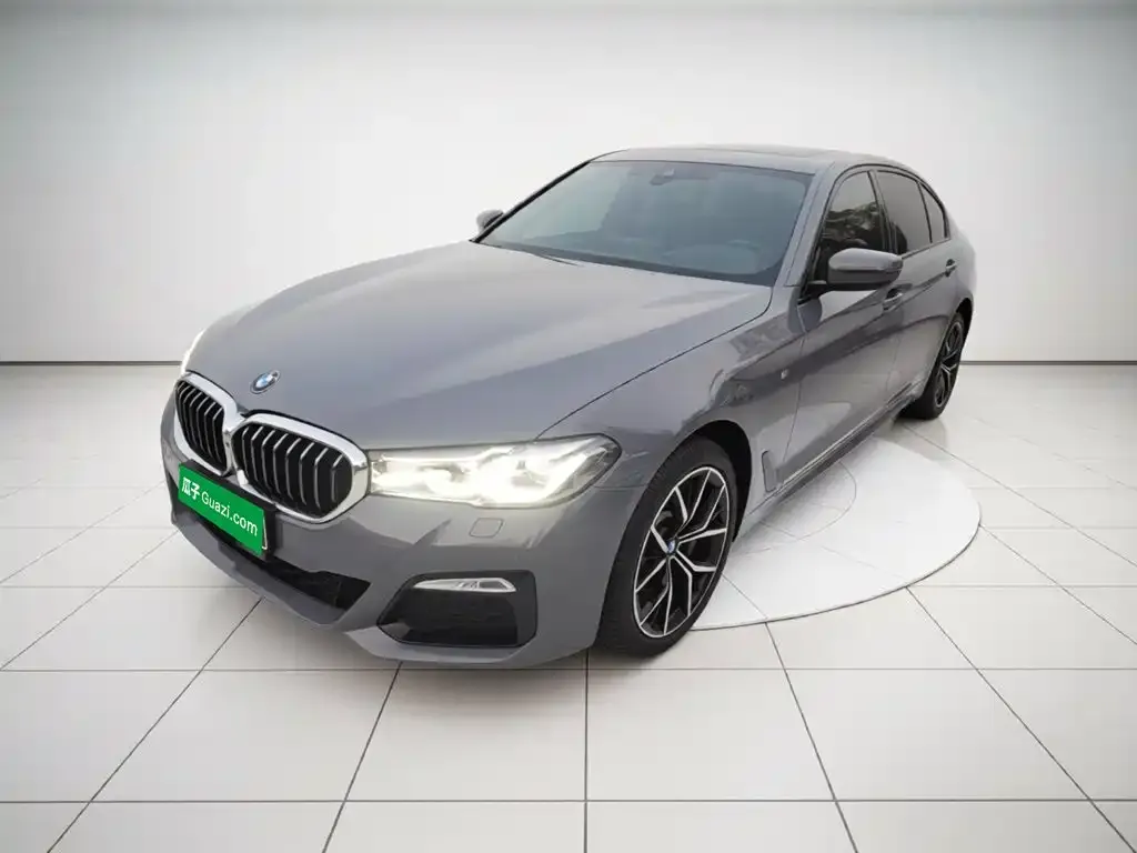 BMW 5 Series — фото 1