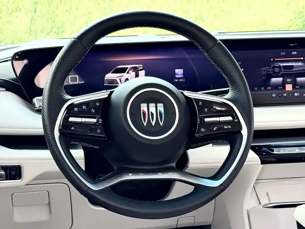 Buick GL8 Hybrid — фото 2