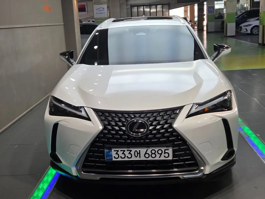 Lexus UX — фото 10