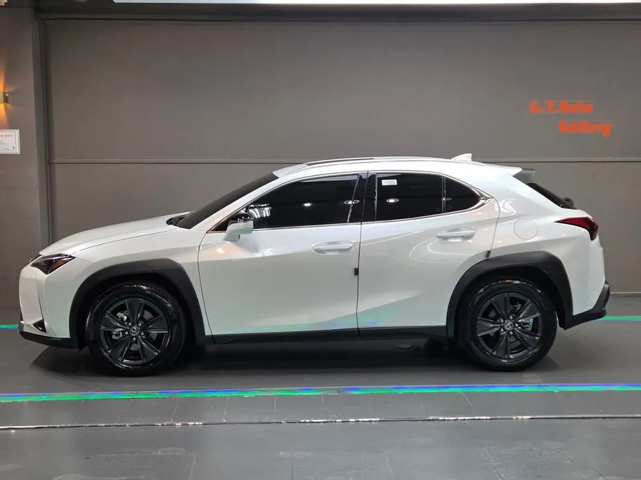 Lexus UX — фото 4