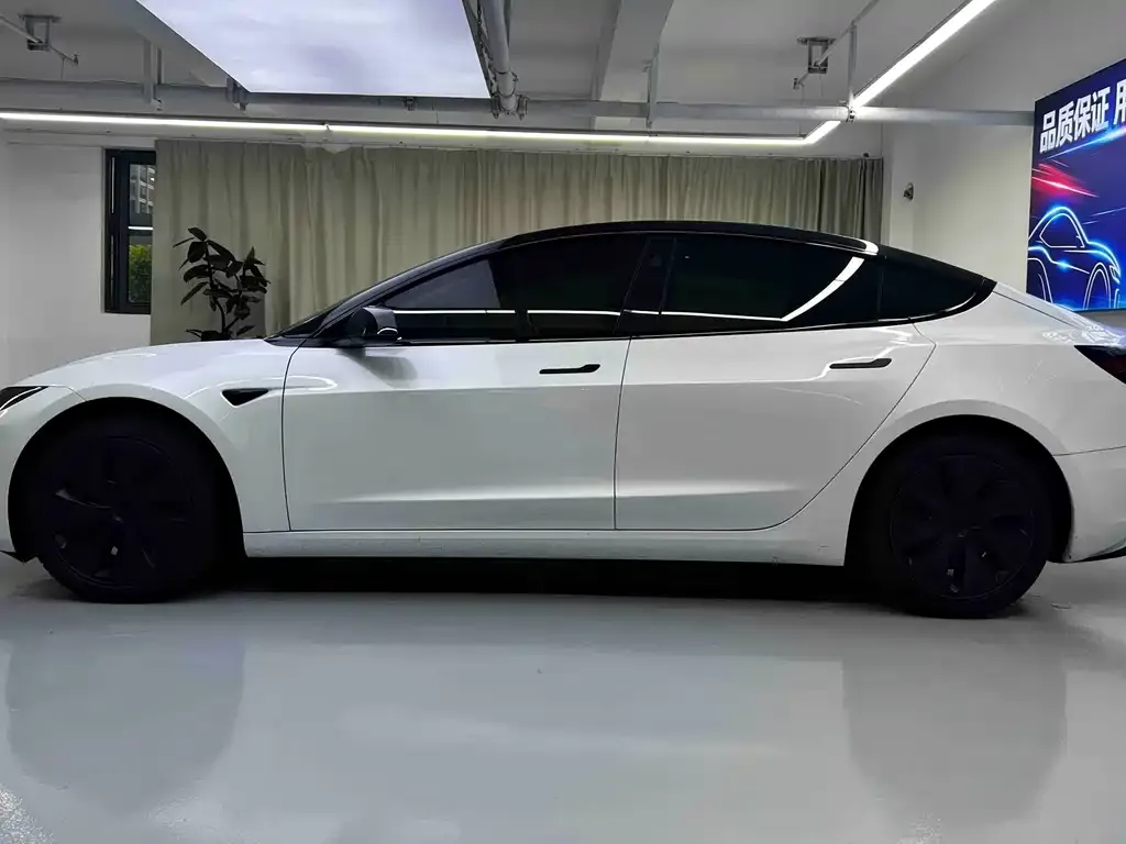 Tesla Model 3 — фото 9