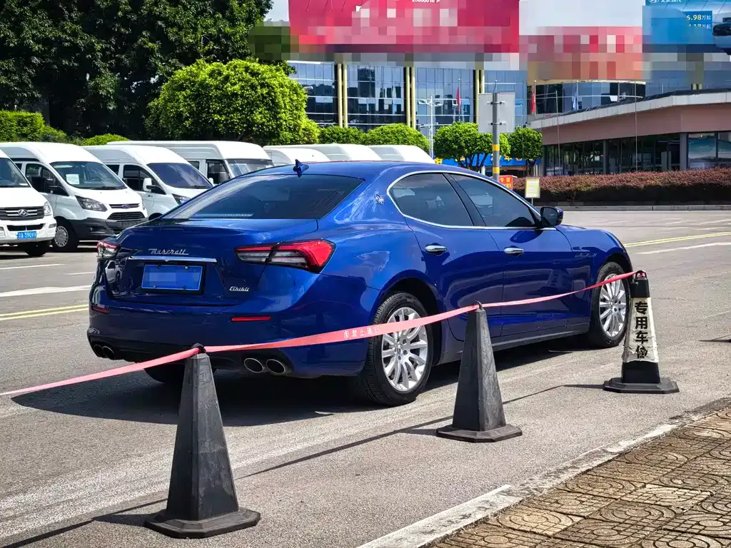 Maserati Ghibli — фото 10