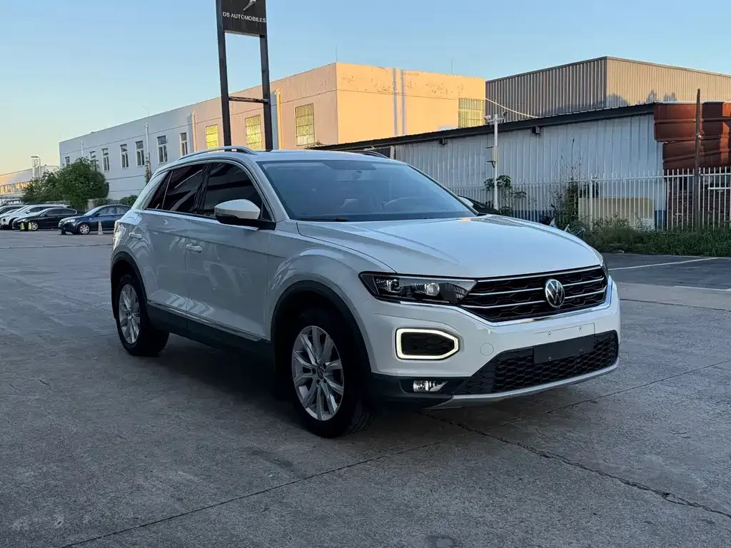 Volkswagen T-Roc — фото 2