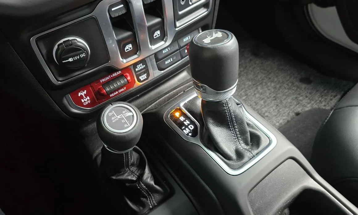 Jeep Wrangler — фото 2
