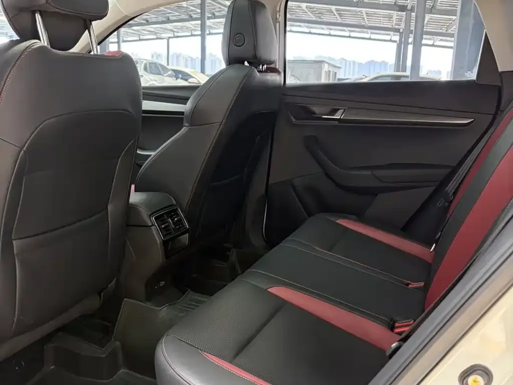 Skoda Karoq — фото 2