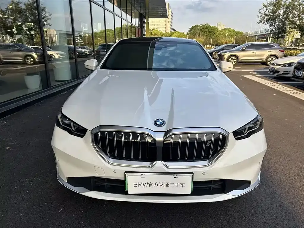 BMW i5 — фото 7