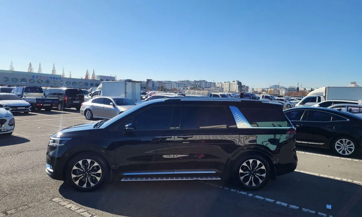 Kia Carnival — фото 3