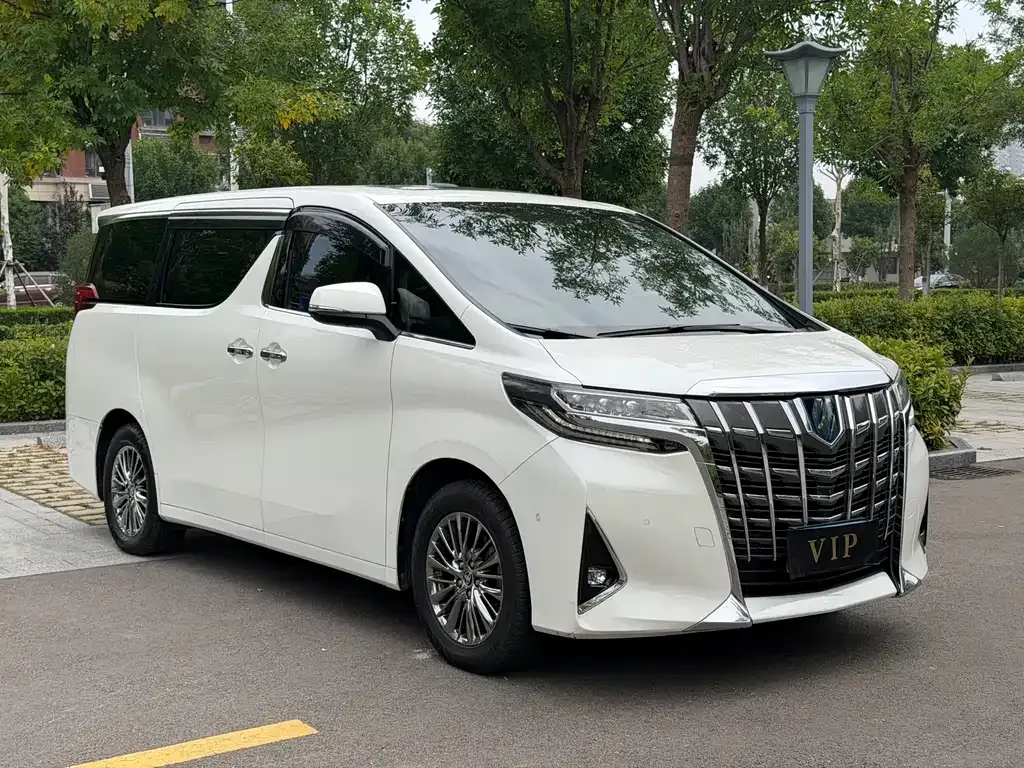 Toyota Alphard — фото 8