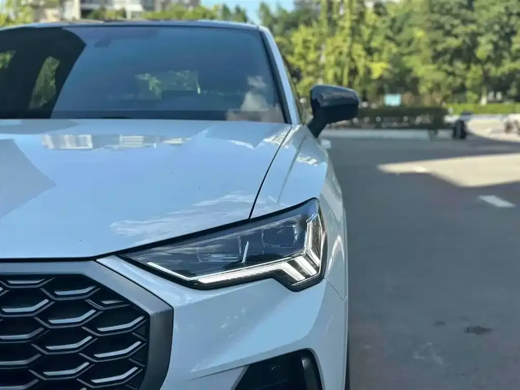Audi Q3 Sportback — фото 8