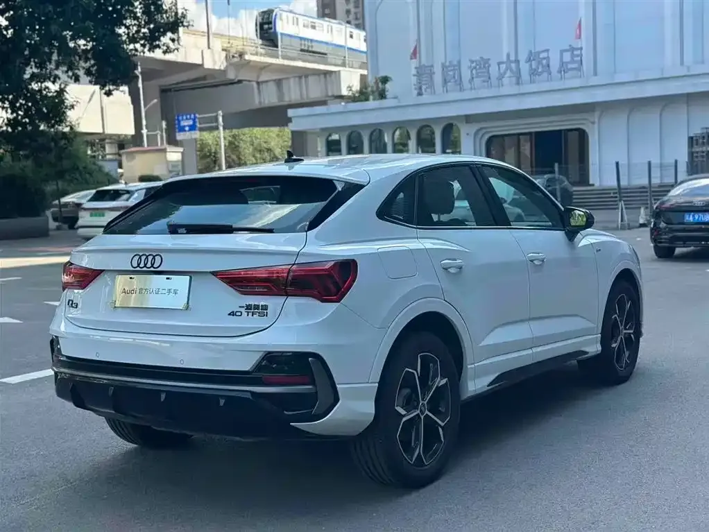 Audi Q3 Sportback — фото 10