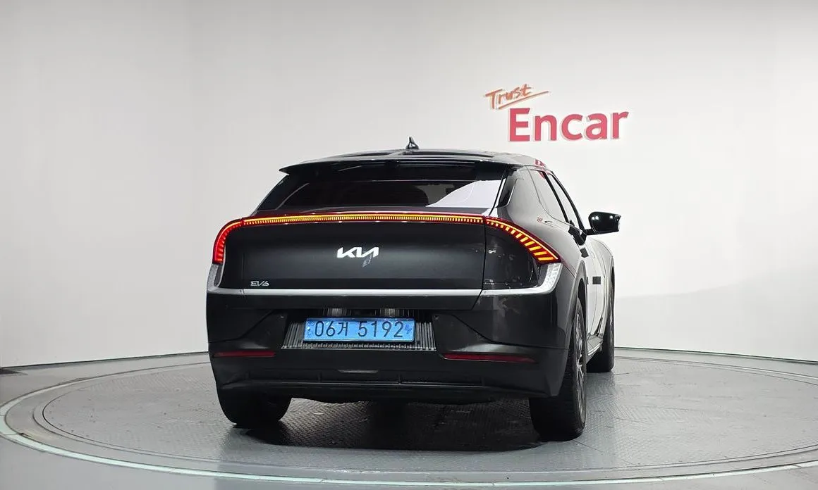 Kia EV6 — фото 10