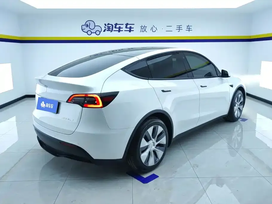 Tesla Model Y — фото 4