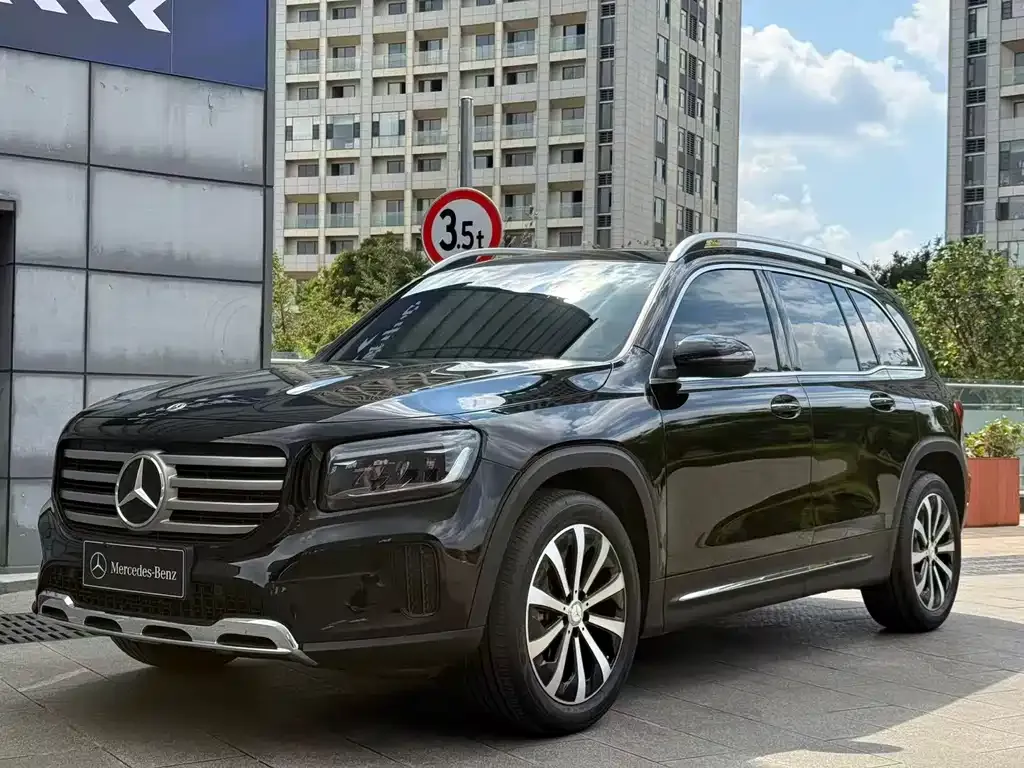 Mercedes-Benz GLB — фото 1