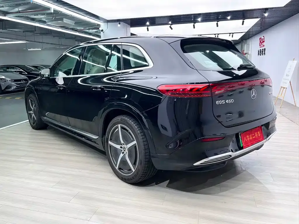 Mercedes-Benz EQS SUV — фото 4