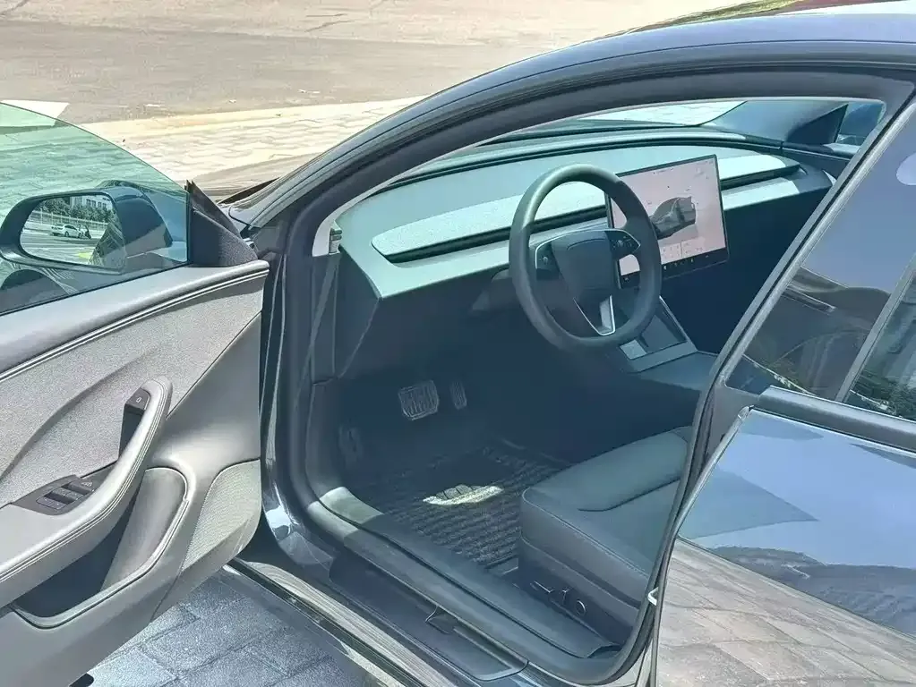 Tesla Model 3 — фото 6
