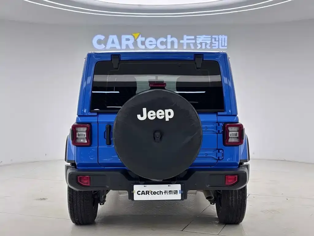 Jeep Wrangler — фото 5
