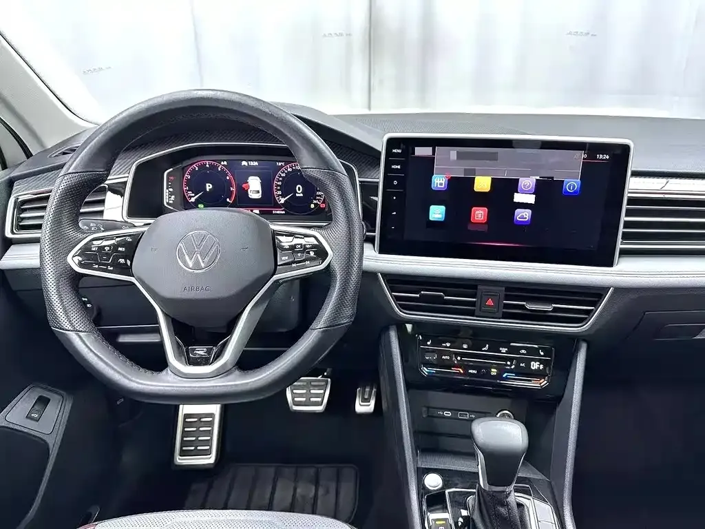 Volkswagen Tiguan L — фото 3