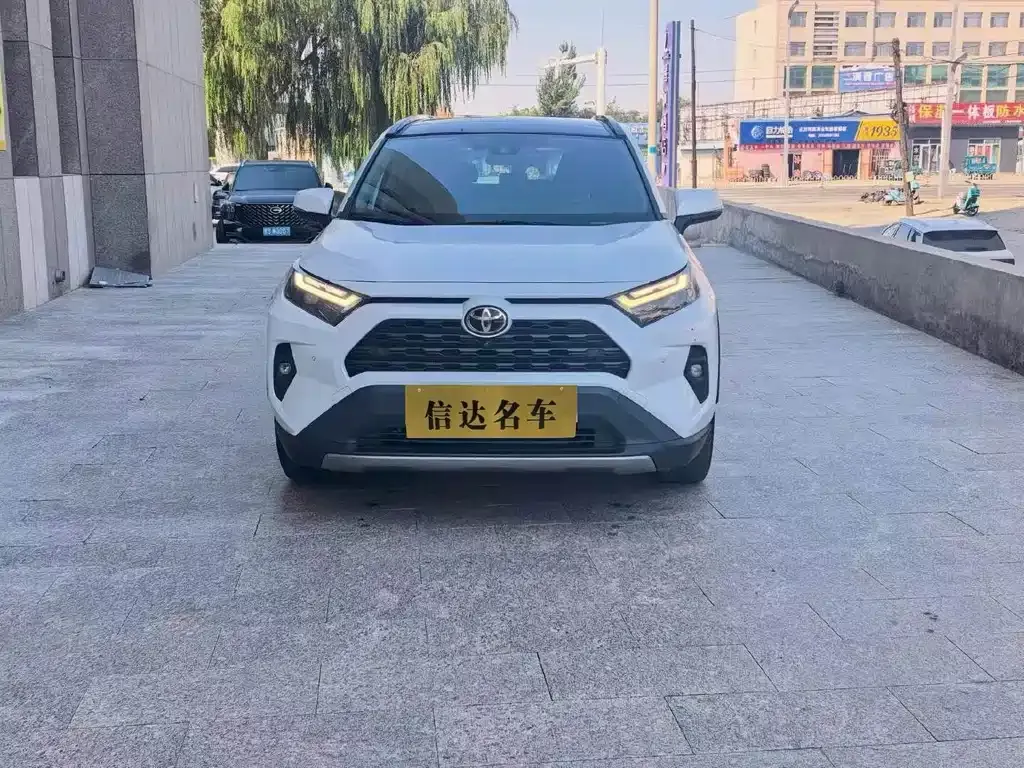 Toyota RAV4 — фото 6