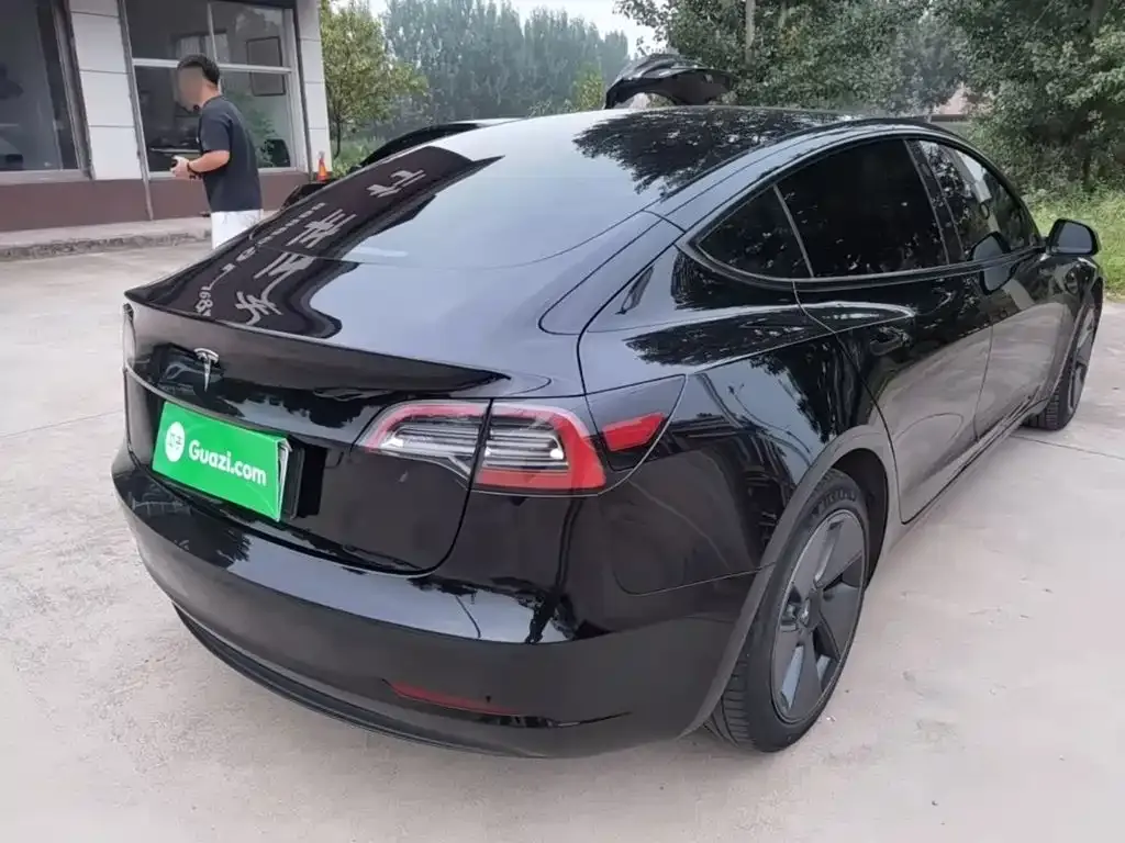 Tesla Model 3 — фото 9