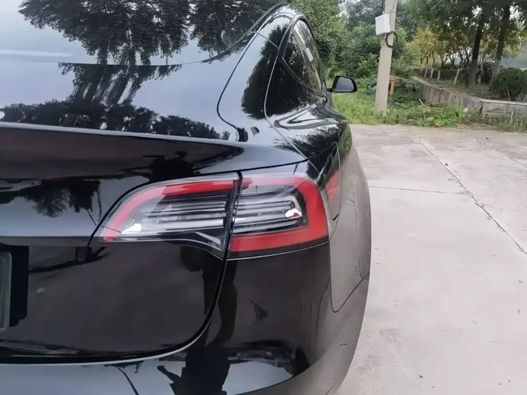 Tesla Model 3 — фото 5