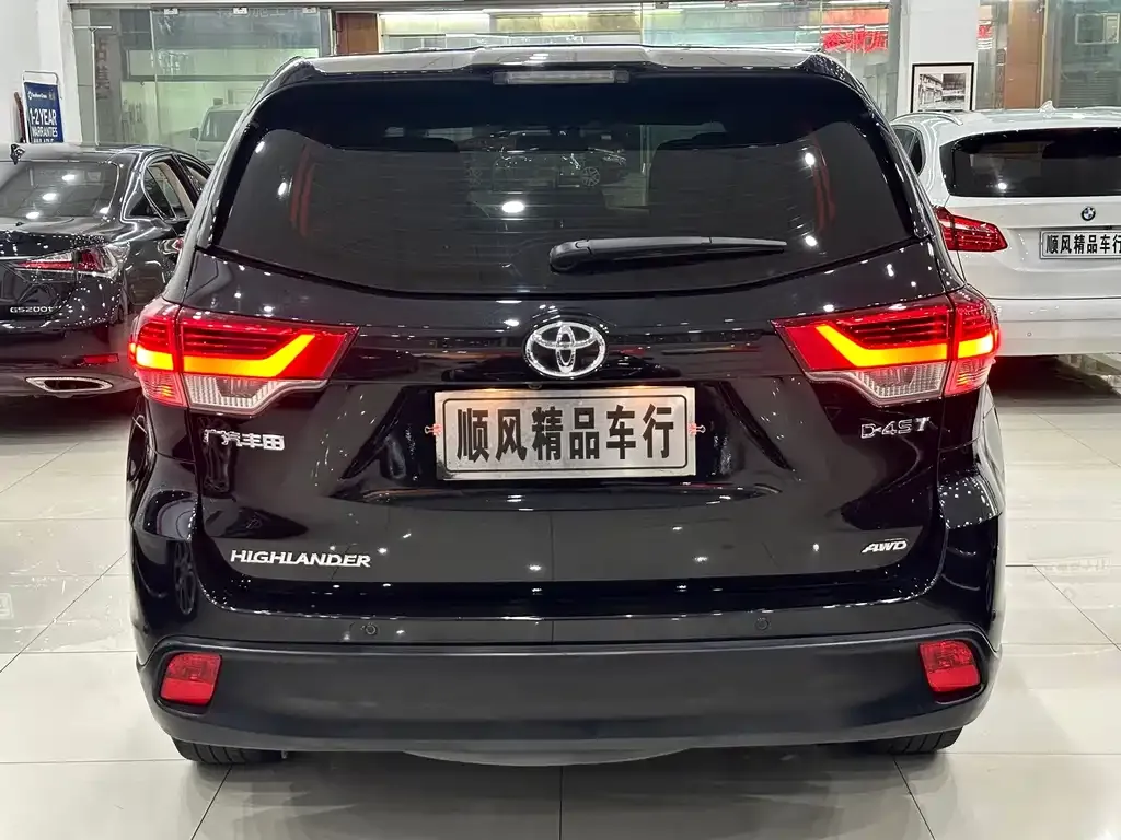 Toyota Highlander — фото 7