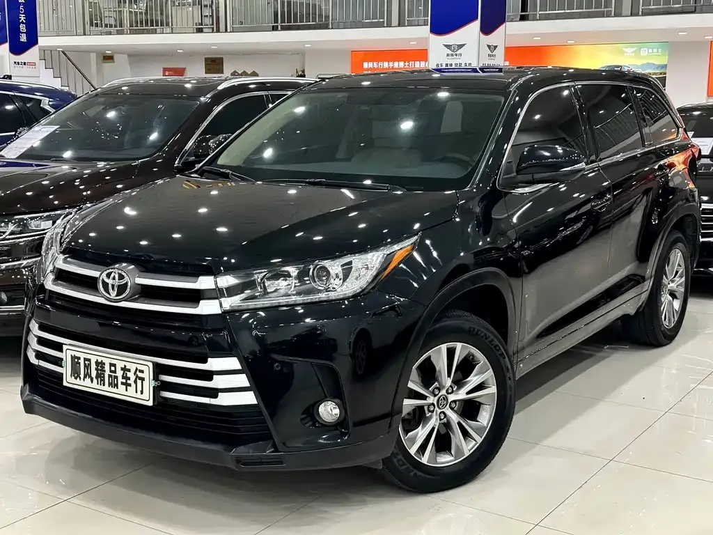 Toyota Highlander — фото 6