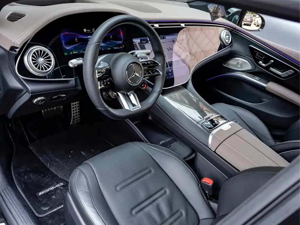 Mercedes-Benz EQS AMG — фото 8
