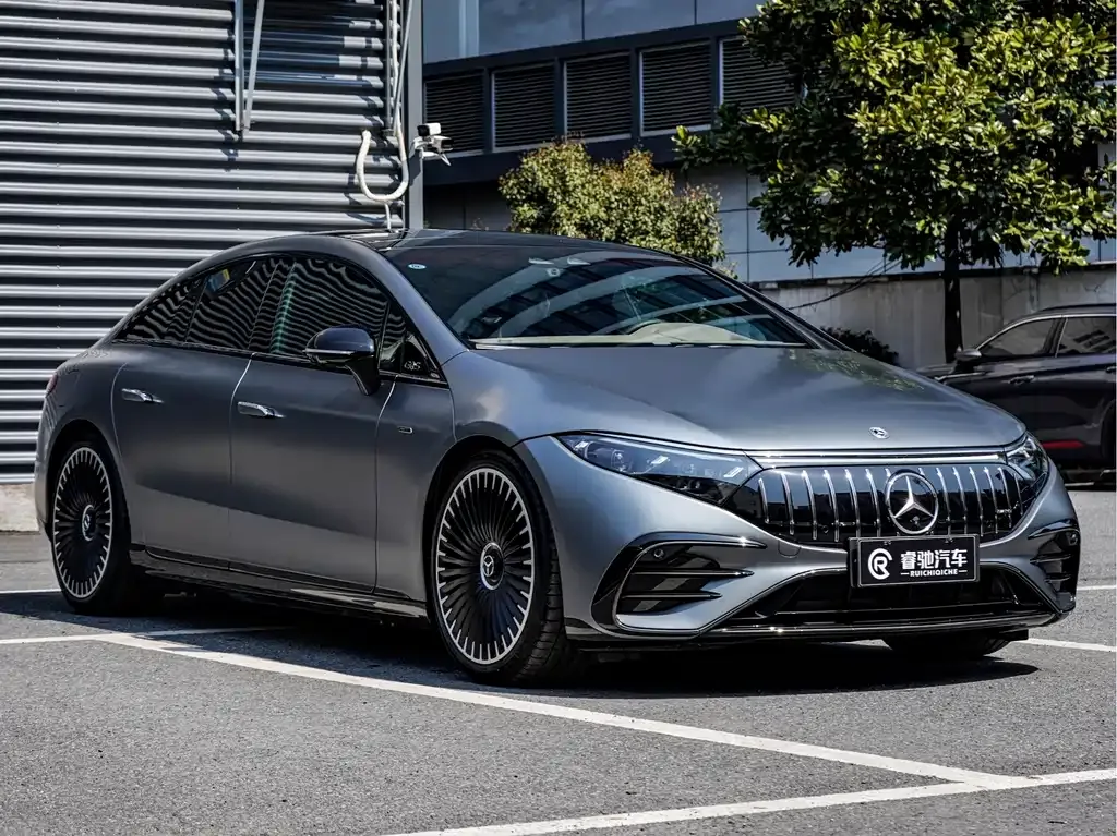 Mercedes-Benz EQS AMG — фото 9