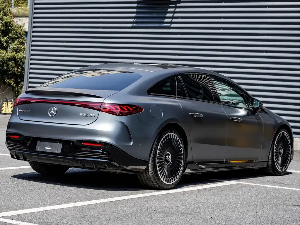 Mercedes-Benz EQS AMG — фото 10