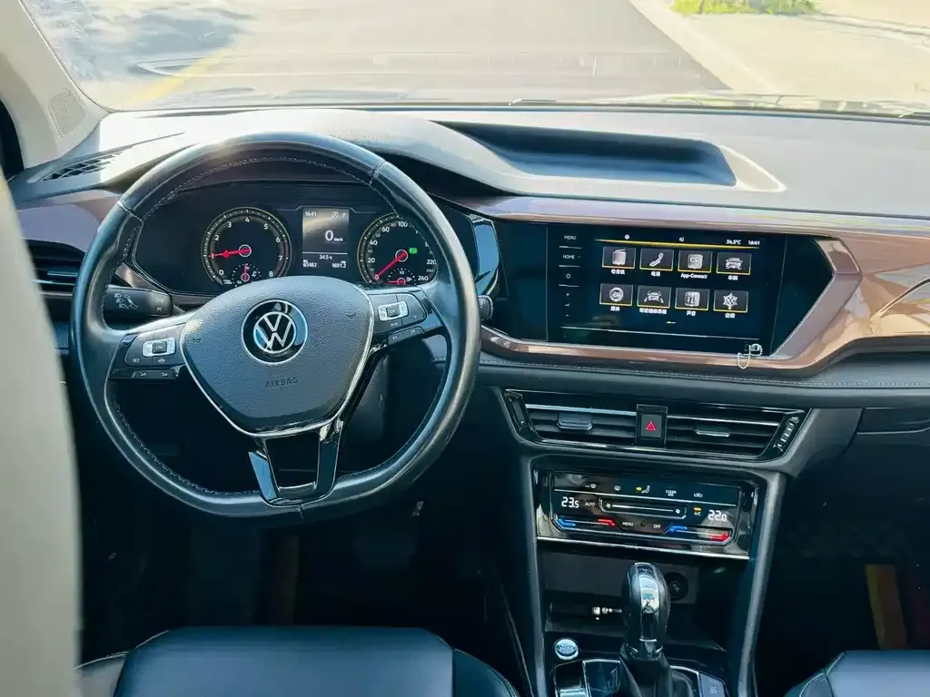 Volkswagen Tharu — фото 6