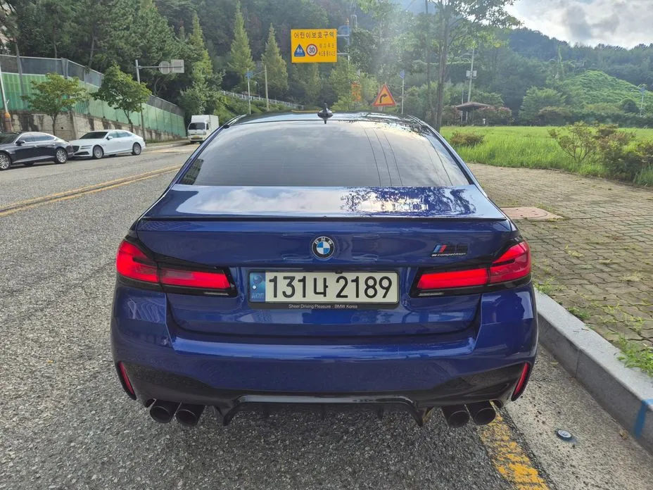 BMW M5 — фото 1