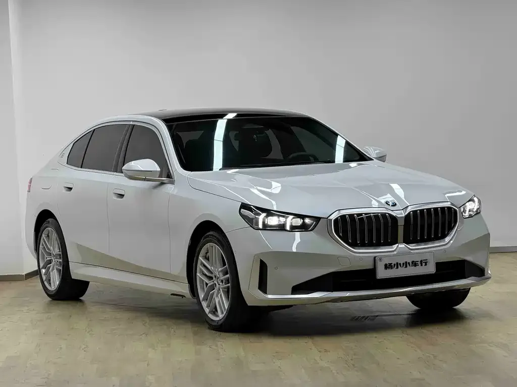 BMW 5 Series — фото 5