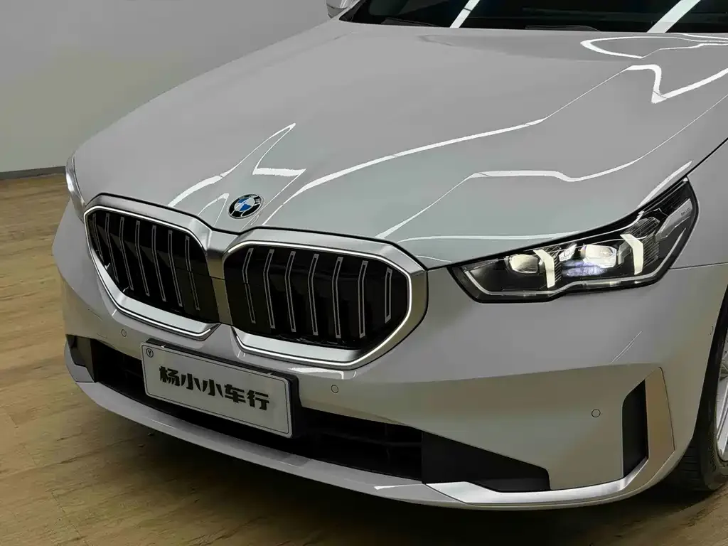 BMW 5 Series — фото 3