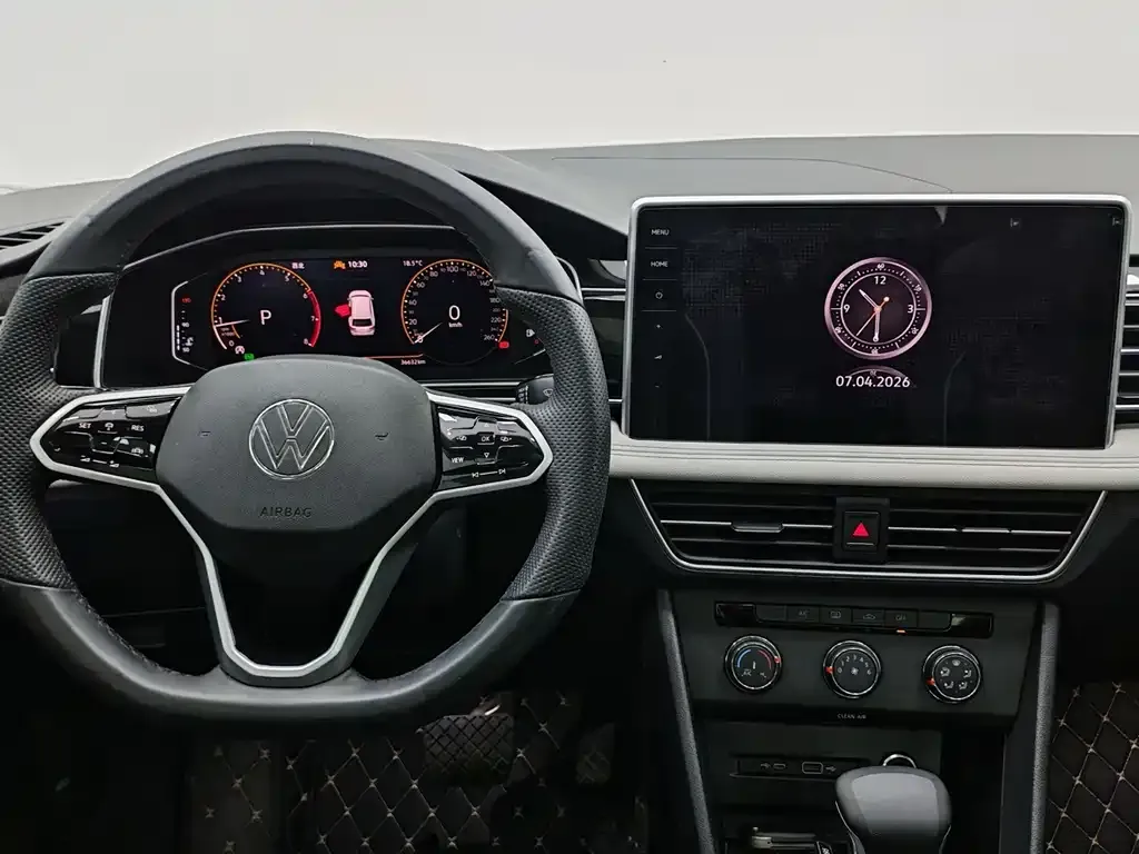 Volkswagen Tiguan L — фото 8