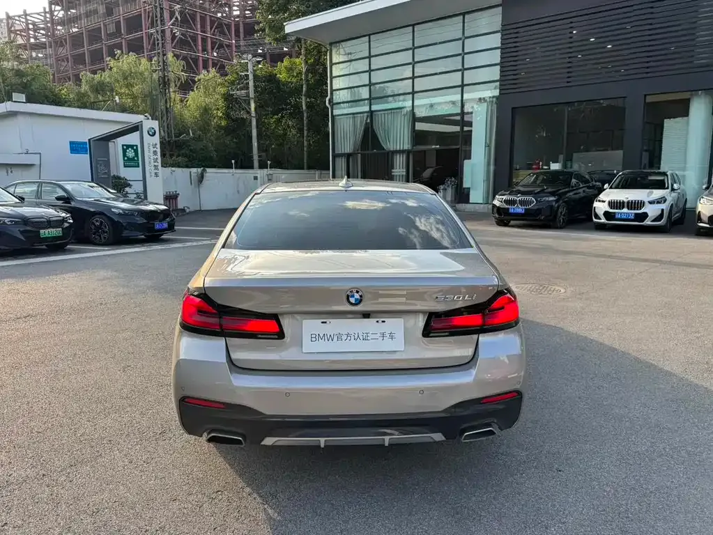 BMW 5 Series — фото 10