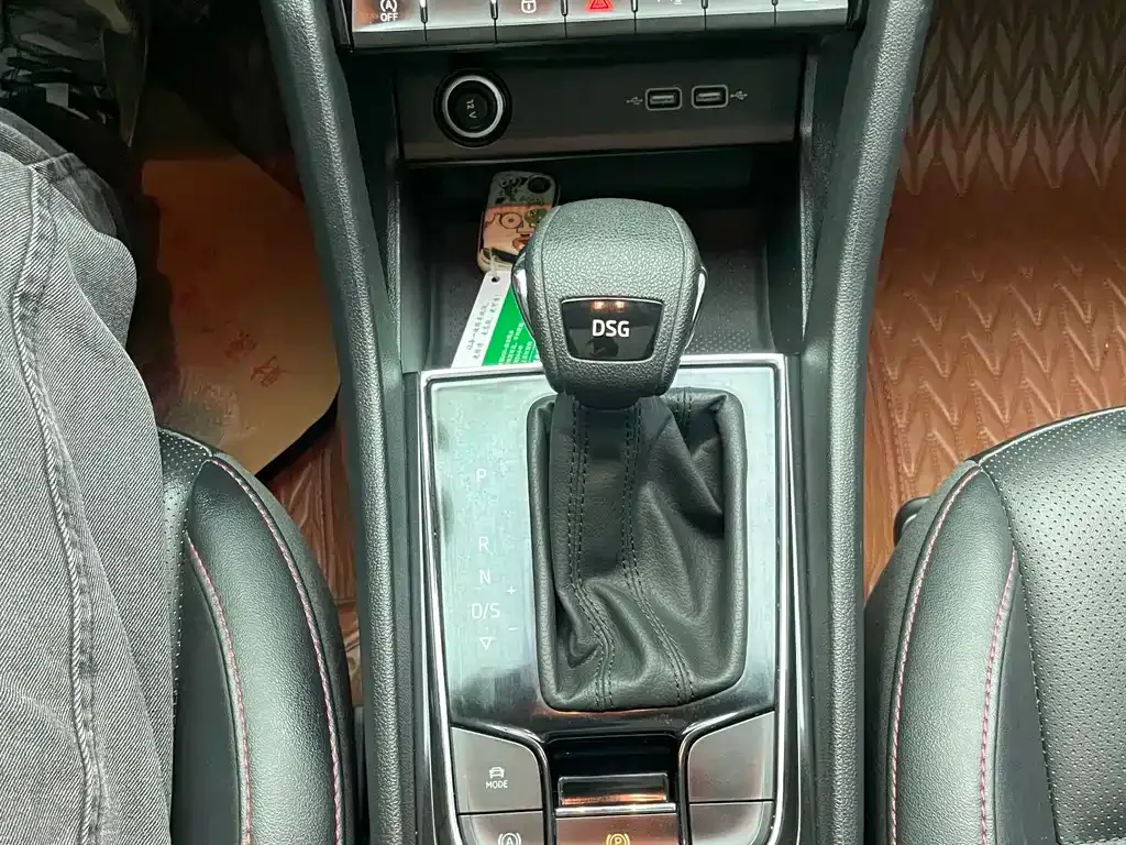 Skoda Karoq — фото 10