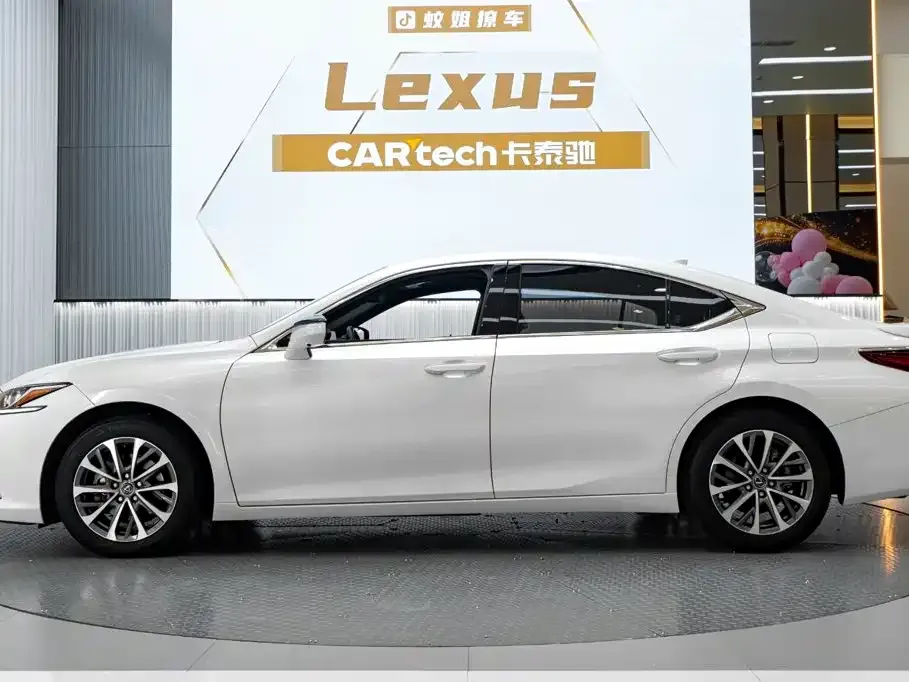 Lexus ES — фото 5