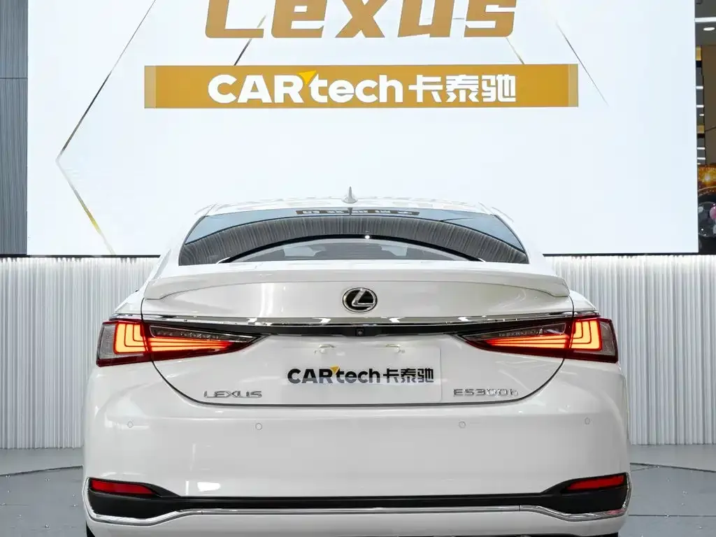 Lexus ES — фото 9