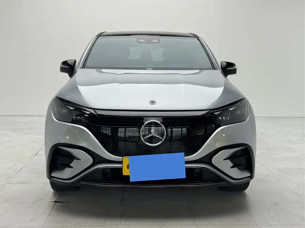 Mercedes-Benz EQE SUV — фото 1