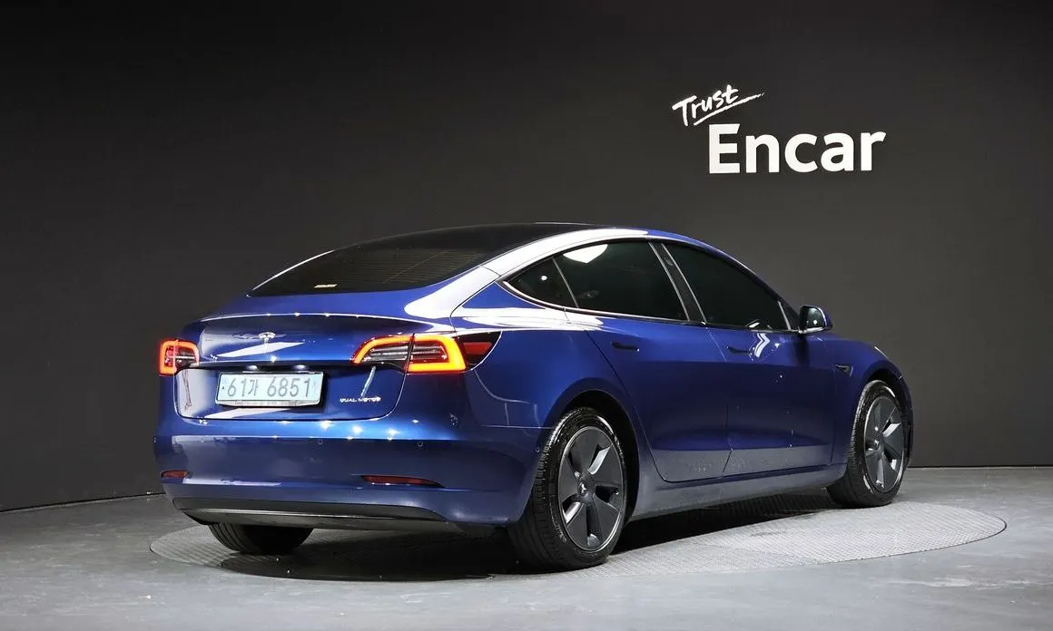 Tesla Model 3 — фото 8