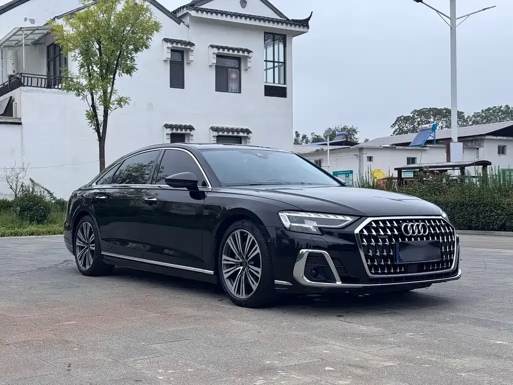 Audi A8 — фото 7