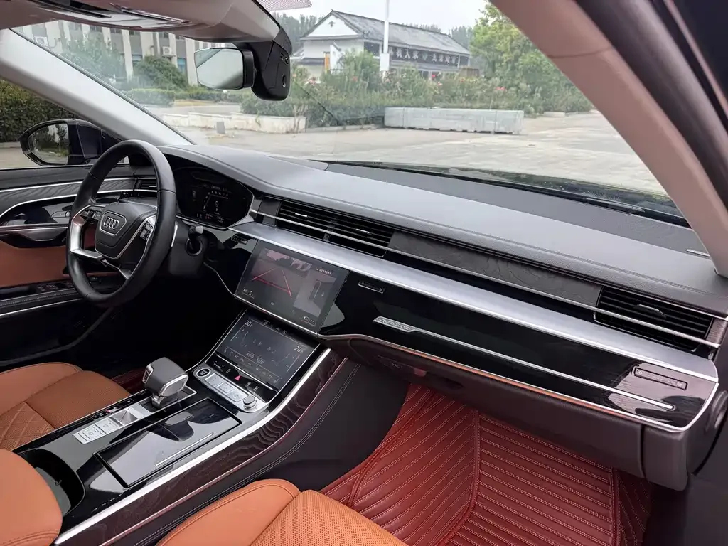 Audi A8 — фото 4