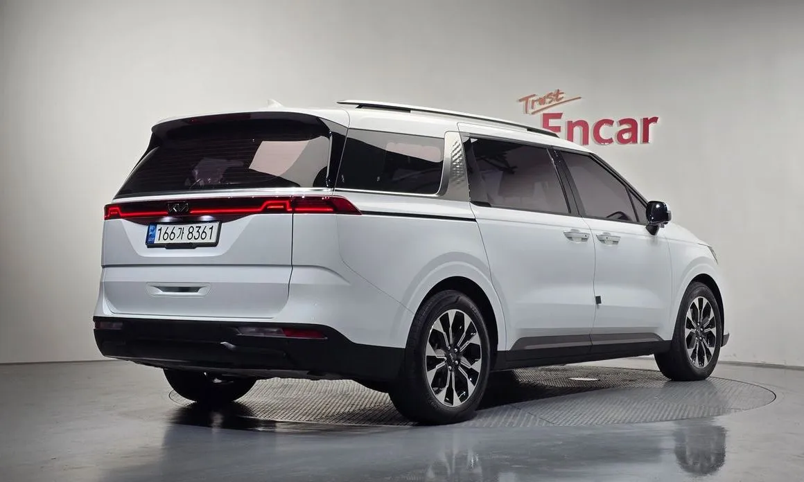 Kia Carnival — фото 7