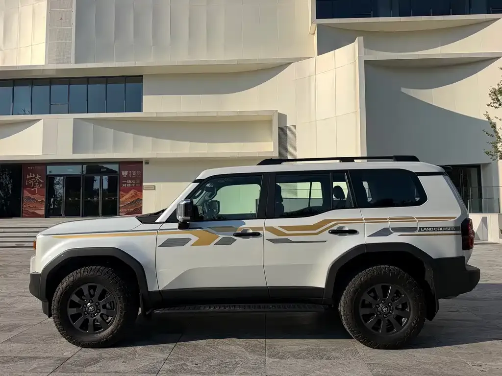 Toyota Prado — фото 4