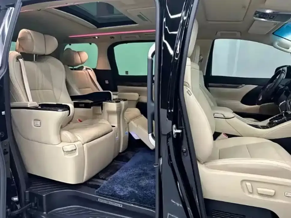 Toyota Vellfire — фото 3