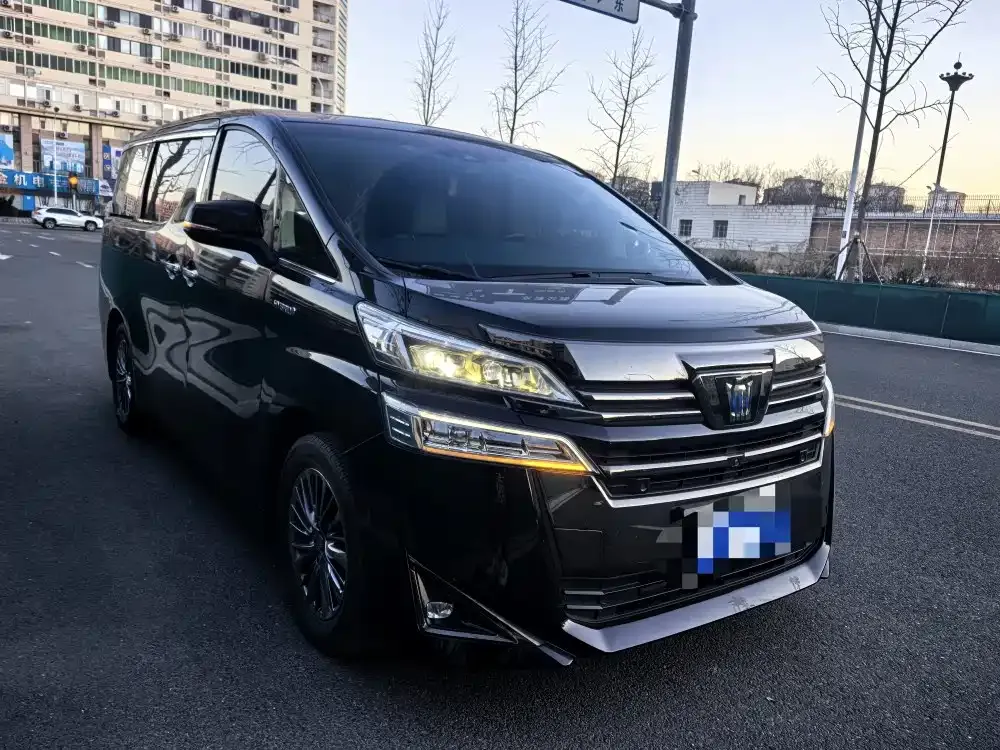 Toyota Vellfire — фото 8