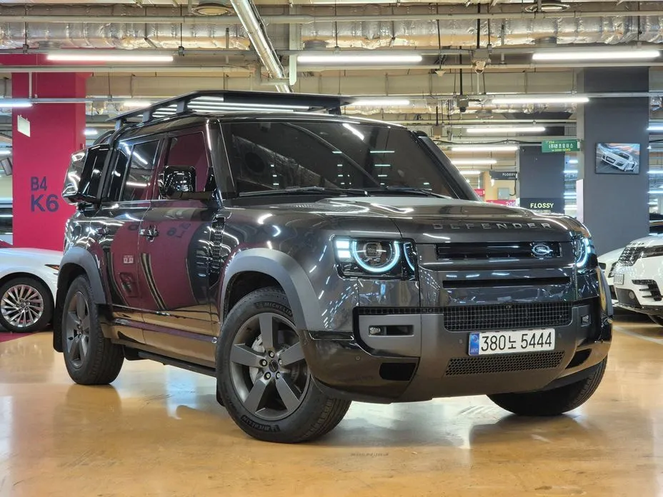 Land Rover Defender — фото 1